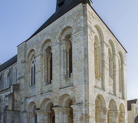 abbaye-de-fleury-tour-porche
